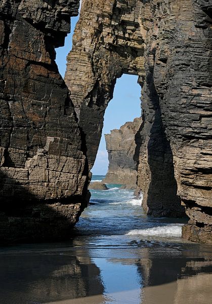 Steinfomation am Strand Playa de las Catedrales von Lensw0rld