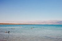 Drijven in de Dode Zee