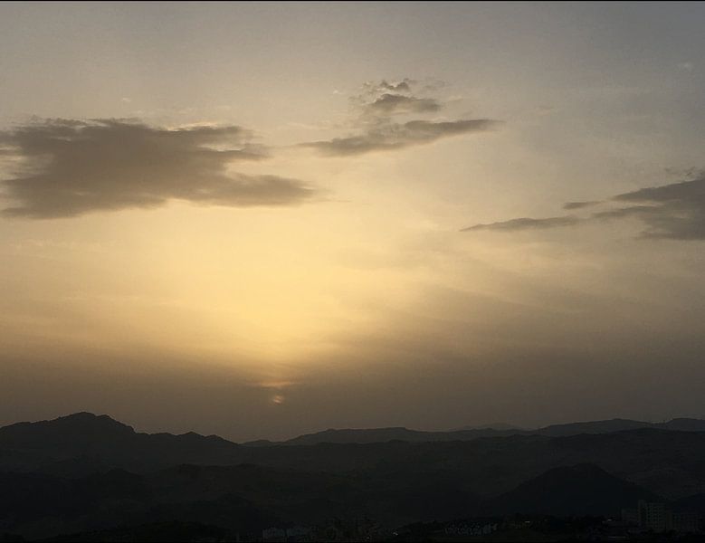 Coucher de soleil jaune par See Like Me