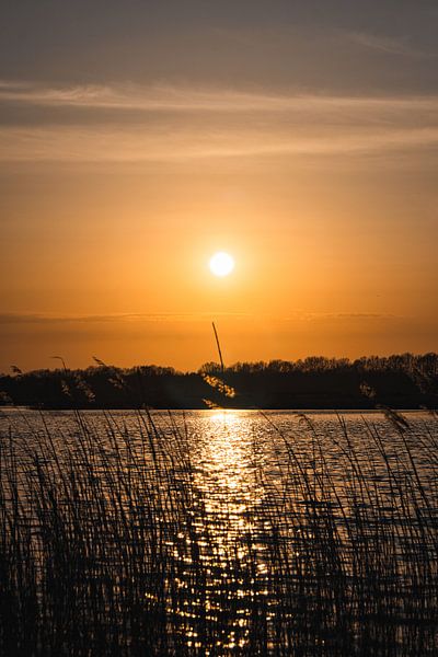 Coucher de soleil au lac par Simon Abbes