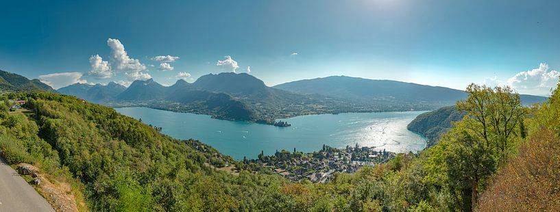 Annecy-See, Talloires, Duingt, Talloires, Haute-Savoie, Frankreich, von Rene van der Meer