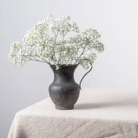 Vase en étain avec gypsophile