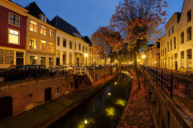 Nieuwegracht in Utrecht von der Pausdam-Brücke aus gesehen von Donker Utrecht