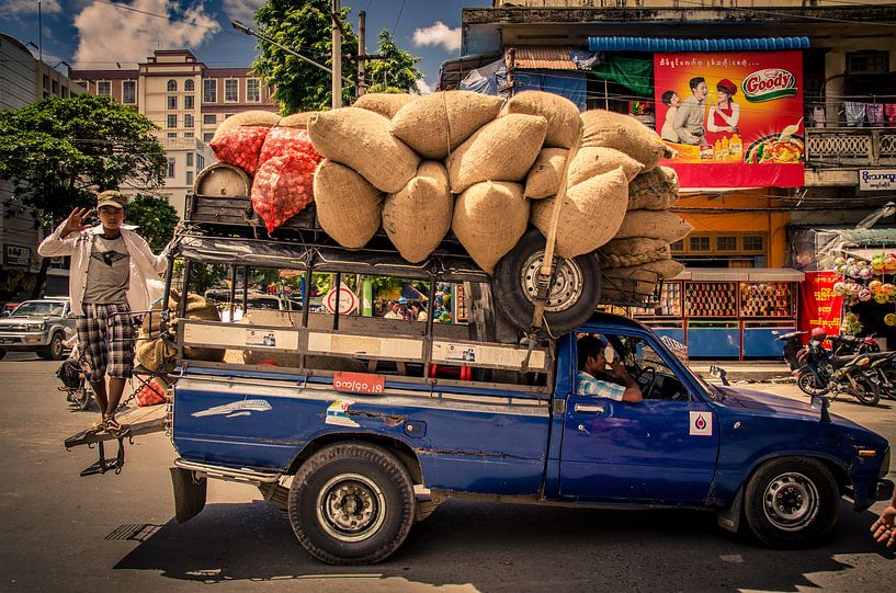 Overloaded by Sven Wildschut