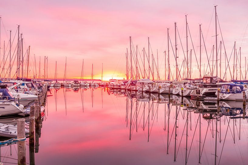 Zonsopkomst in de jachthaven par Tony Buijse