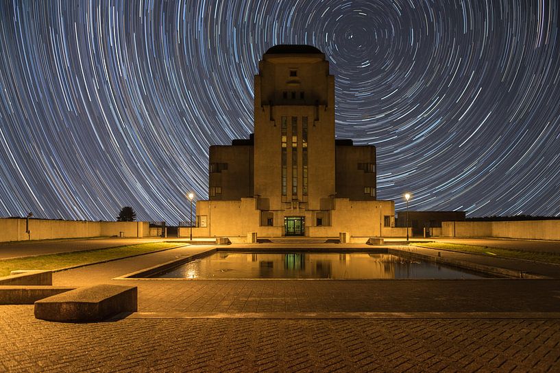 Star tracks or Star Trail at Radio Kootwijk. by Theo de Wild