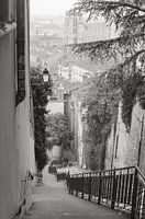 Lyoner Treppen – Historischer Charme in Schwarz-Weiß