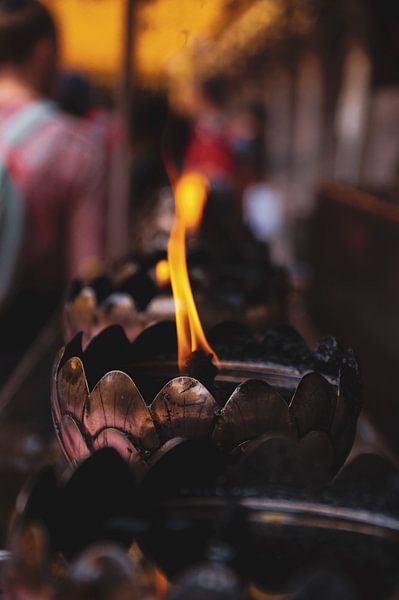 Kerze im Tempel von Danny Kok