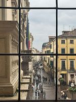 Regarder par la fenêtre en Italie