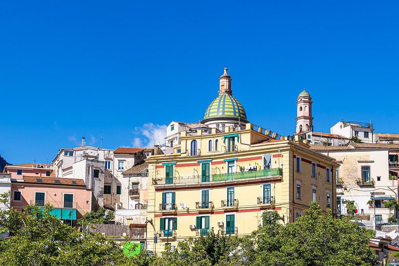 Maisons dans la ville de Vietri sul Mare sur la Côte Amalfitaine en Italie par Rico Ködder