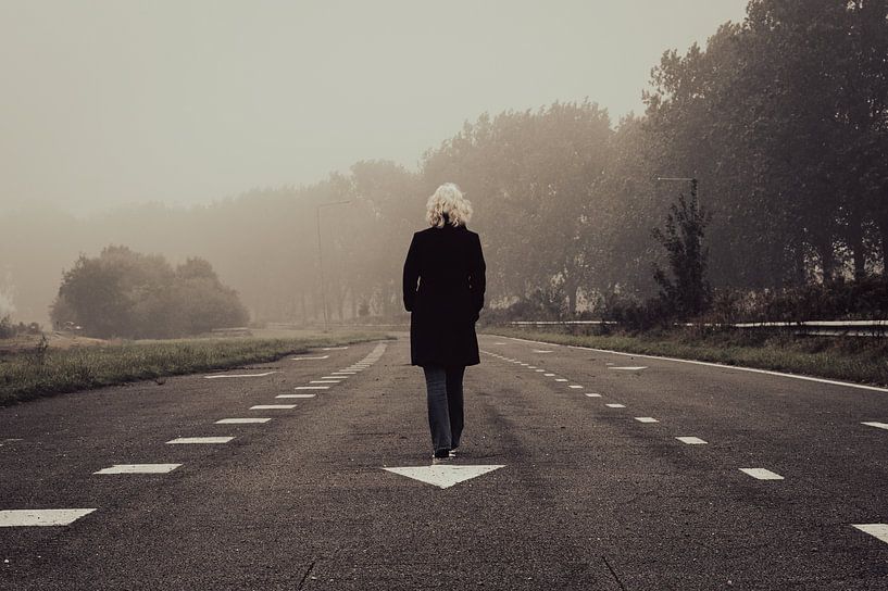 Alleine auf der Straße von Sándor Maszárik