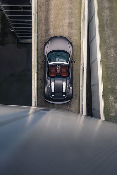 Audi R8 V10 dans un Garage Moderne avec Éclairage Doux par Sebastiaan van 't Hoog