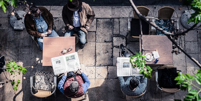 peace in valencia by John van Gelder