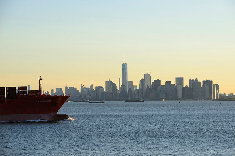 Manhattan skyline in de ochtend gezien vanaf Staten Island von Merijn van der Vliet
