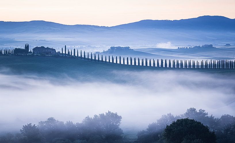 Sunrise Poggio Covili, Val d'Orcia, Tuscany, Italy by Henk Meijer Photography
