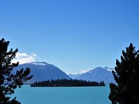 De uitzonderlijk blauwe kleuren van Lake Tekapo, Nieuw-Zeeland