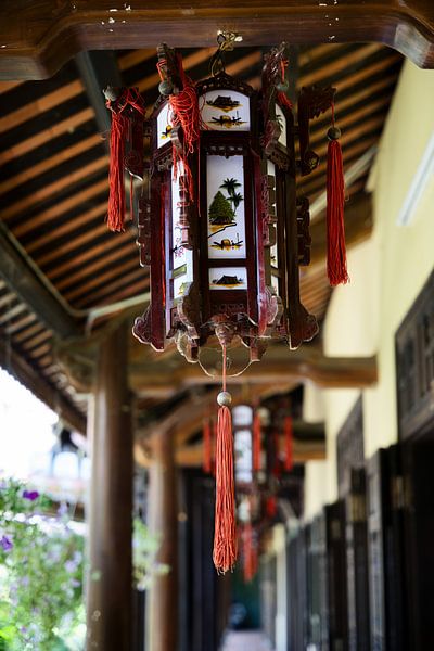 Laternengang in einer Pagode von Frank Photos