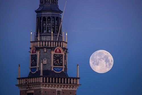 Tour de guet d'Alkmaar avec la lune sur Sven van der Kooi (kooifotografie)