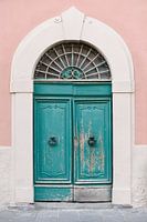 Porte turquoise à Pise | Toscane | Italie | Couleurs pastel | Photographie de voyage