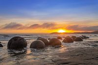 Lever de soleil sur les rochers de Moeraki