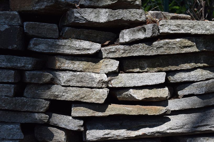 stone wall by Leanne van Iersel