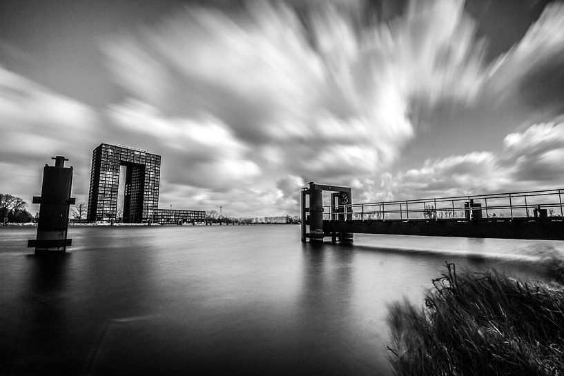 Tasmantoren 3 (zwart-wit) by Iconisch Groningen