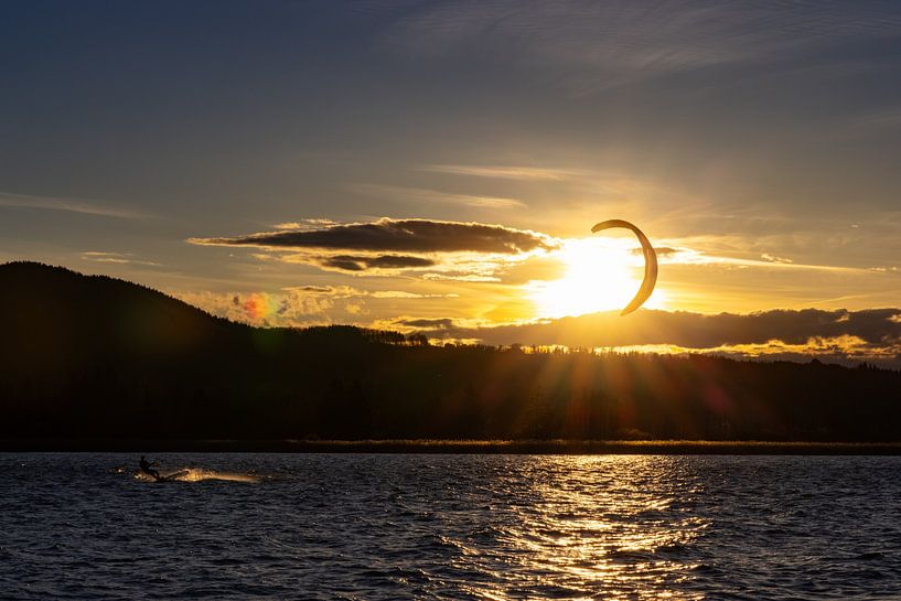 Kitesurfer at the Kochelsee by Andreas Müller