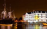 Schifffahrtsmuseum in Amsterdam am Abend