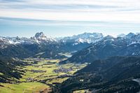 Blick auf die Tannheimer Berge und die Zugspitze