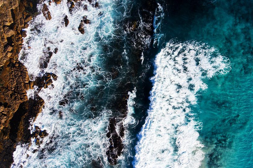 Bustling Waves II by Walljar