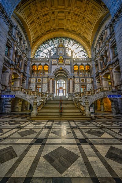 Gare centrale d'Anvers par Leon Okkenburg