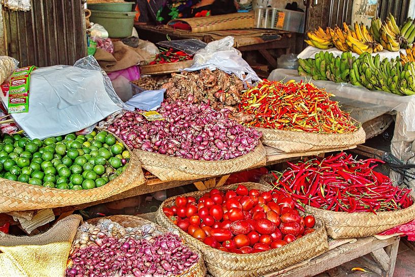Pasar in Indonesia by Eduard Lamping
