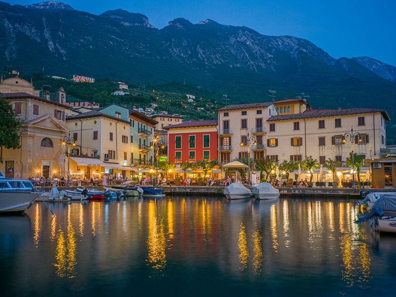 Gardasee - Malcesine am Abend von t.ART