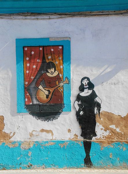 StreetArt of Fado singers in Lagos / Portugal. by Ineke de Rijk