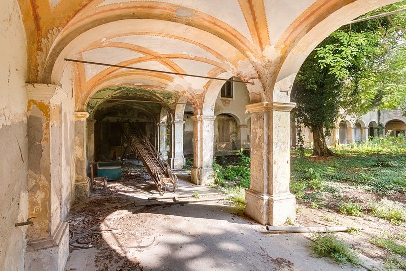 Abandoned Courtyard. by Roman Robroek - Photos of Abandoned Buildings