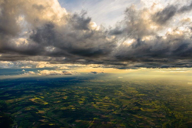 Knapp unter den Wolken von Denis Feiner