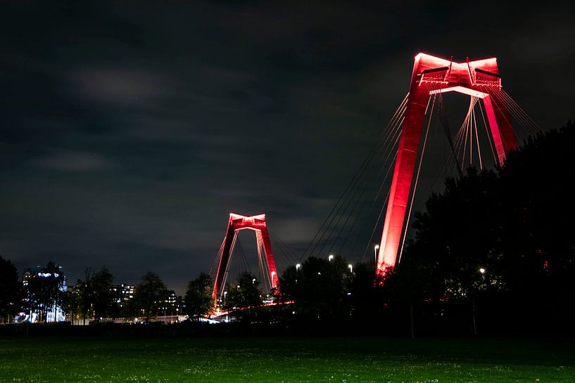 Willemsbrug am Abend von Eric de Jong