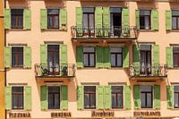 Groene luiken in Riva di Garda