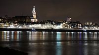 Stevenstoren und Waalkade bei Nacht Nijmegen