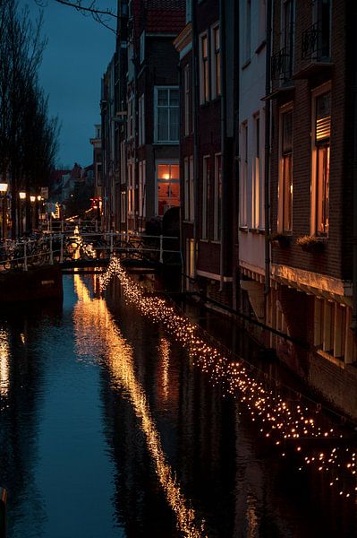 Christmas canals Delft by Gijs Koene