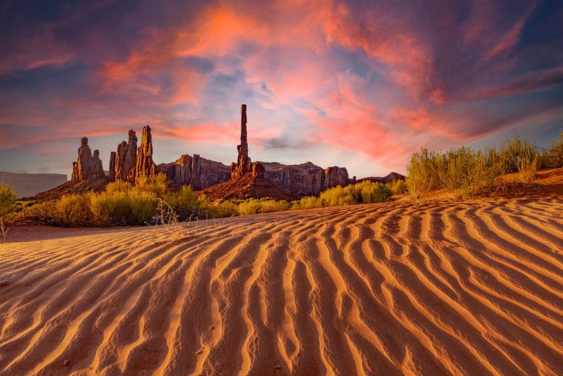 Monument Valley, lever de soleil au Totem Pole par Gert Hilbink