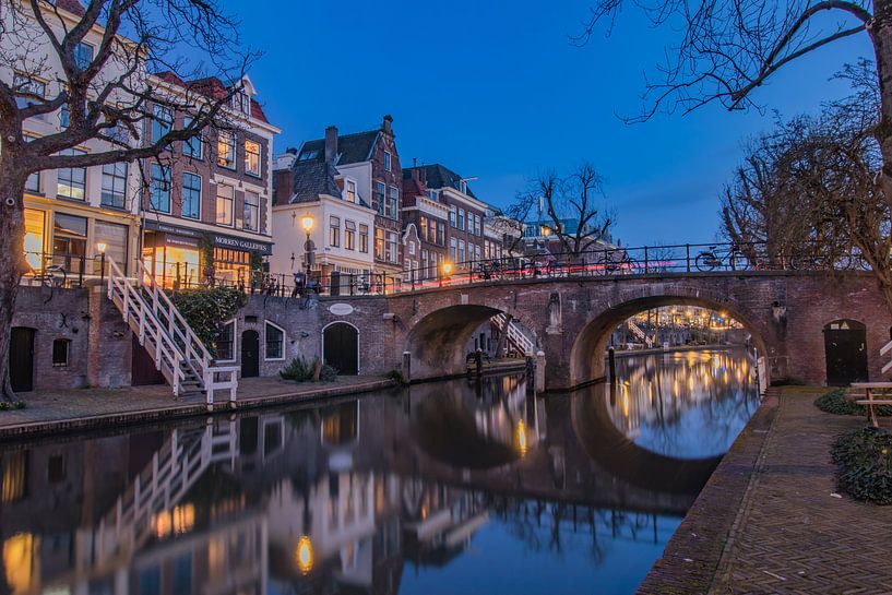 Avondbeeld van de Oudegracht en Geertebrug in Utrecht von Arthur Puls Photography