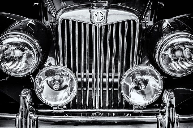 The Vintage MG by Martin Bergsma