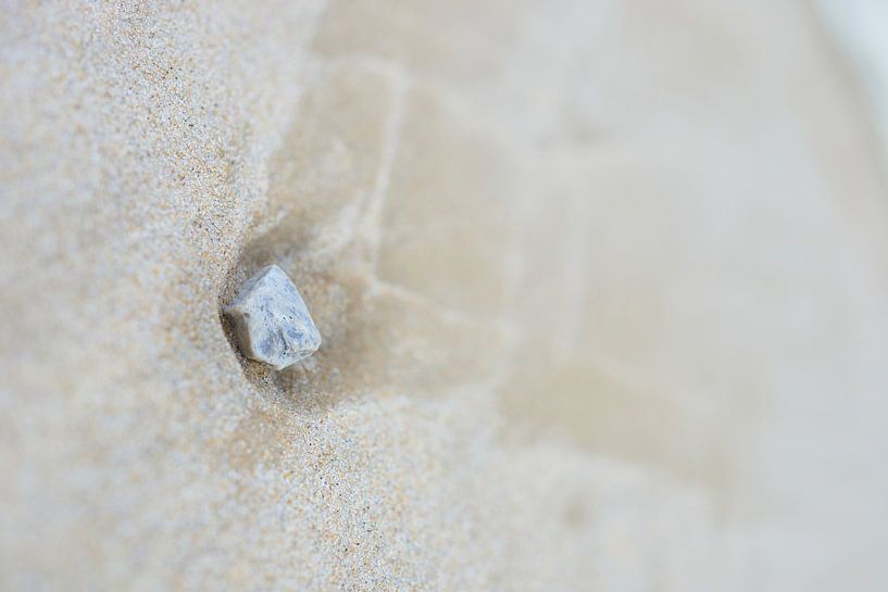 Kleiner Stein am Nordseestrand von Jenco van Zalk