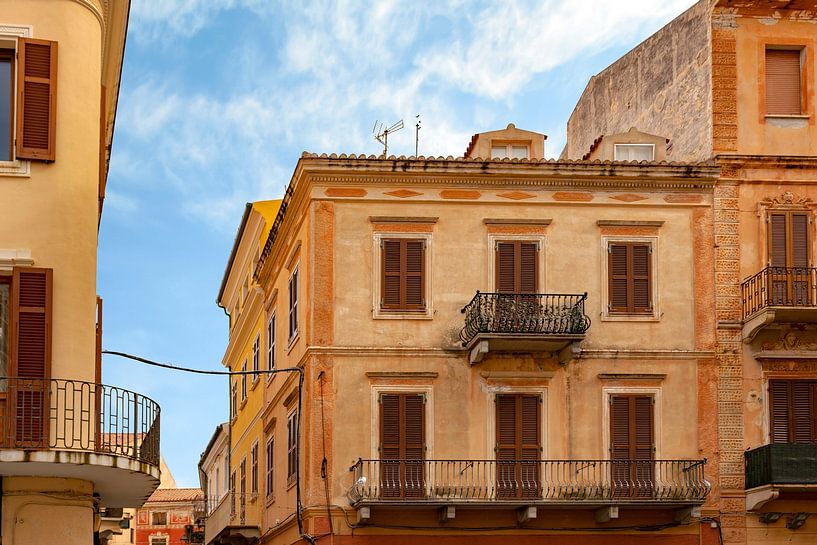 Mediterrane Architektur auf der Insel La Maddalena, Sardinien, Italien von Mieneke Andeweg-van Rijn