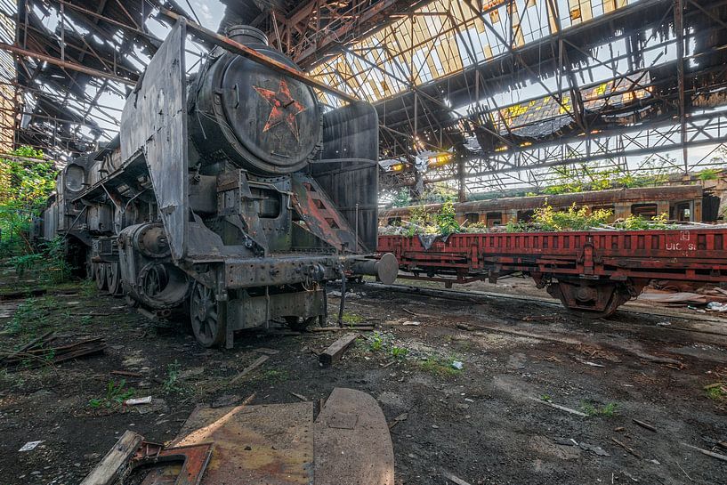 Lost Place - Abandoned locomotives in the Eastern Bloc by Gentleman of Decay