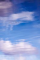 Himmel, Wasser und ein geheimnisvoller Strudel