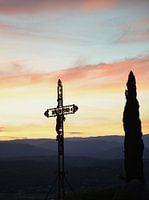 schönes Kreuz bei Sonnenuntergang