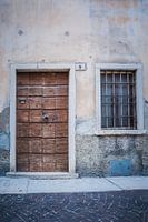 Achter gesloten deuren