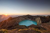 Sonnenaufgang am Kelimutu Crater Lake